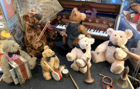 uBear Artists and Manufactured Bears