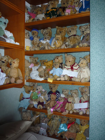 (5) A group of Farnell and Chiltern bears