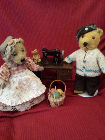 z(1930) Carly and Paul. Chiltern. Showcased by Carly Philip