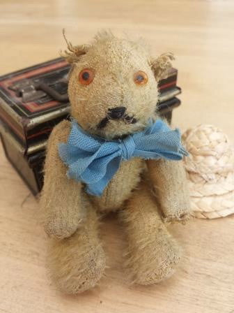 Sold (1910) Tiny. Alice's Bear Shop £180